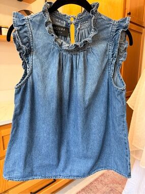 DECJUBA Chambray Ruffle Neck Sleeveless Top Size 8